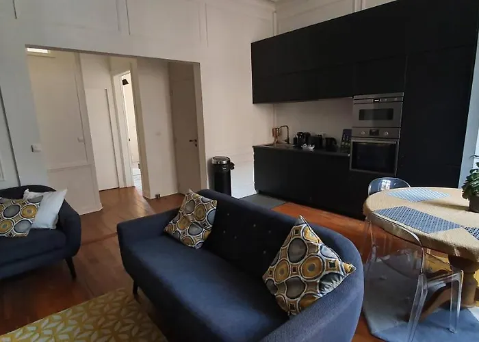 L'ecu : Un Haussmannien Accueillant! アパート