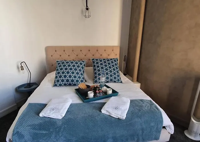 L'ecu : Un Haussmannien Accueillant! アパート