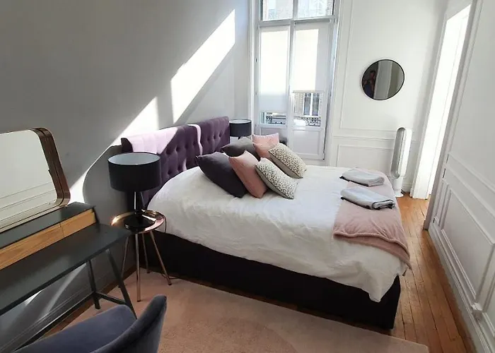 L'ecu : Un Haussmannien Accueillant! アパート *